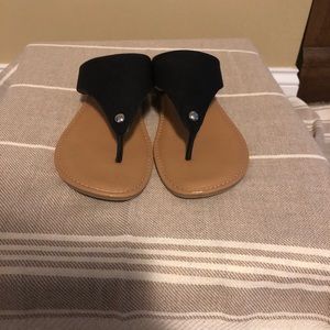 Black sandals/Thongs by New Directions-9